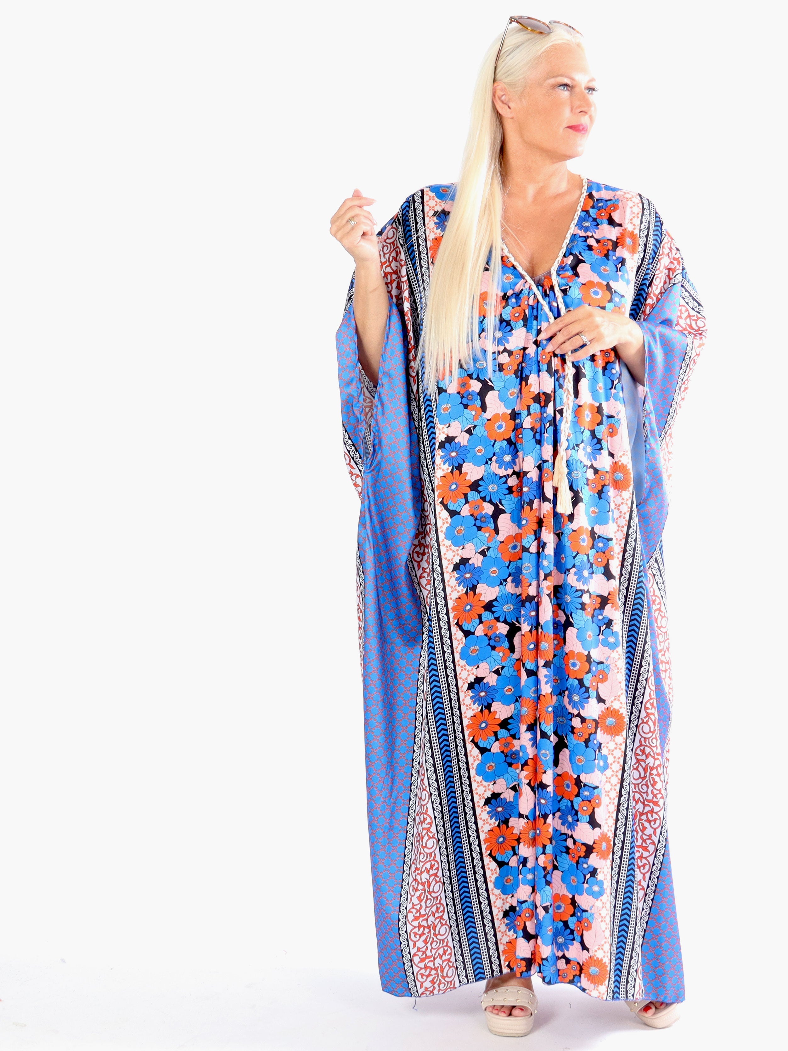 Nynne - Lång lös plus size klänning med flätade snören